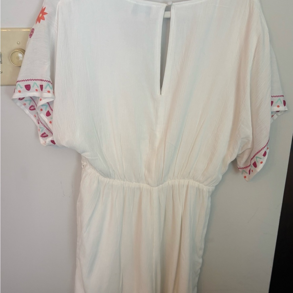 Jun& Ivy Francesca’s embroidered romper - Picture 2 of 3